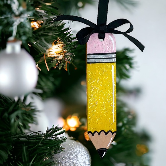 Personalized Ornament Perfect for Celebrating Your Child's First Year of School - Picture 10 of 11